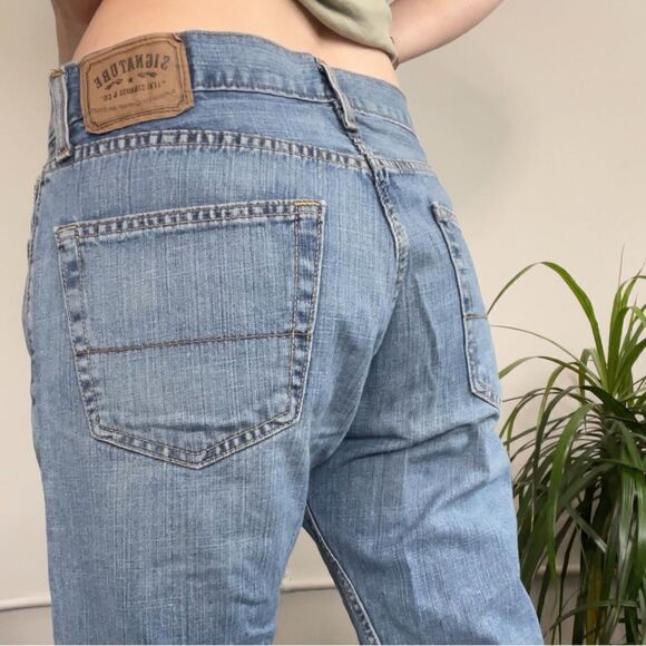 Vintage Relaxed Straight Leg Levi’s - Picture 2 of 16